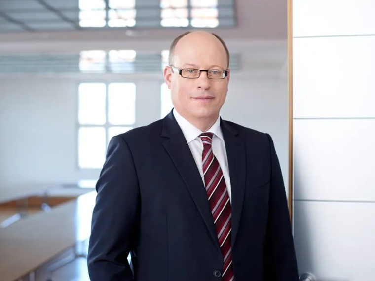 CFO Hans-Dieter Schumacher (58). Image: Jenoptik