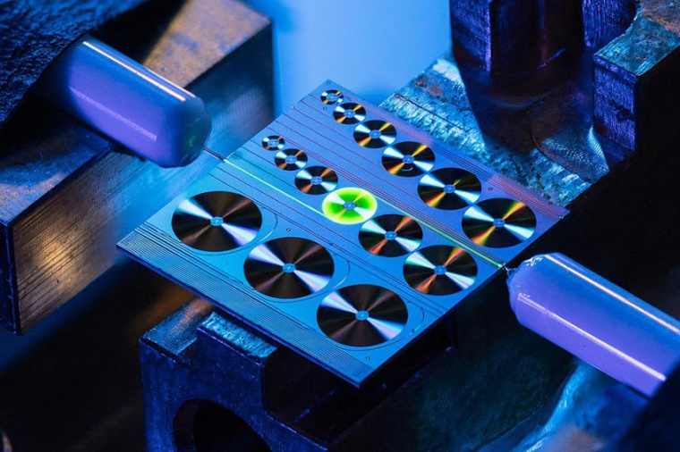 An erbium-doped waveguide amplifier on a photonic integrated chip. (Source: N....