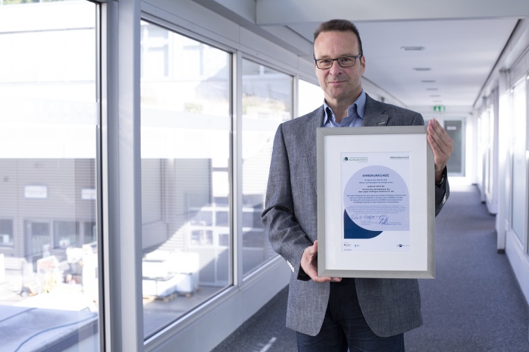 Markus Mettler was awarded an honorary certificate for his Energy Scouts...