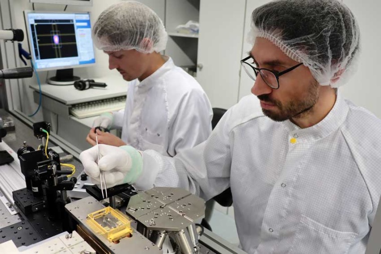 The Ferdinand-Braun-Institut has comprehensive experience in realizing highly...