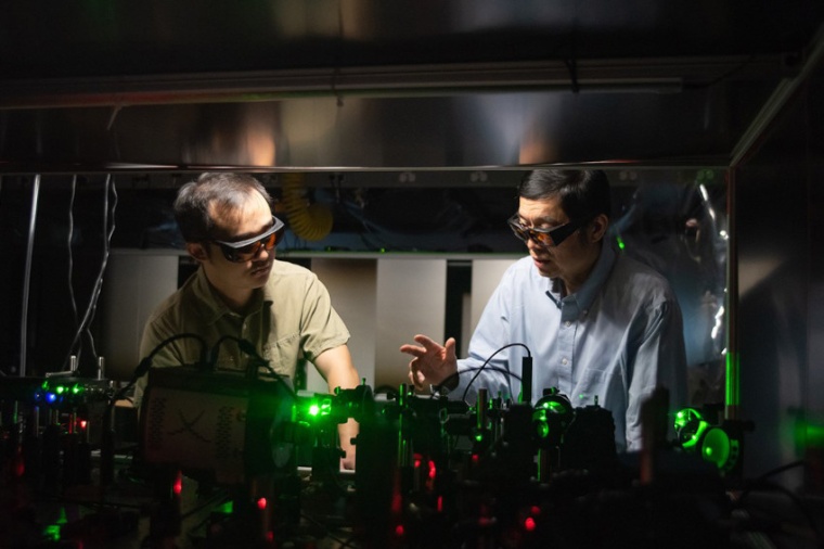 Zhe He and Lihong Wang use entangled photons to double microscope resolution....