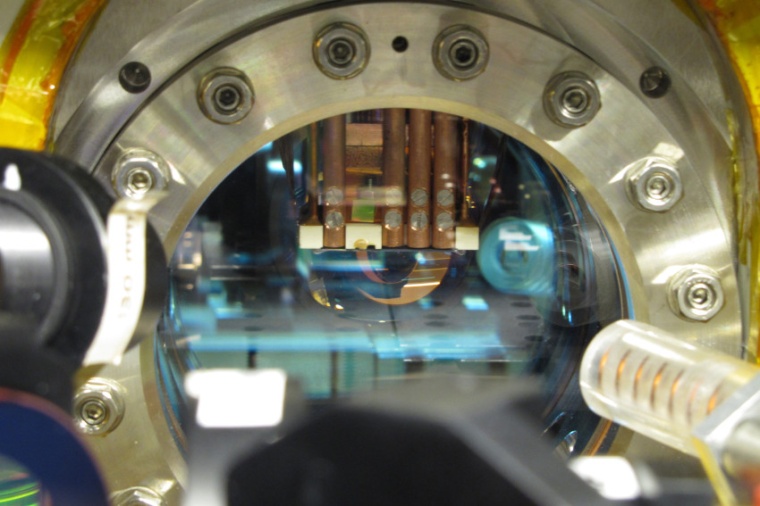 Vacuum chamber containing the atom chip. (Source: T. Schweigler, TU Wien)