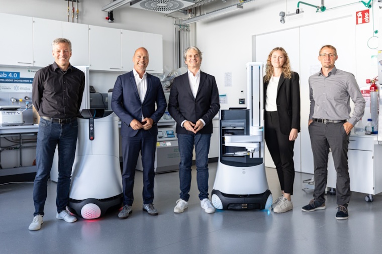 From left to right: Andreas Traube, Head of the Laboratory Automation and...