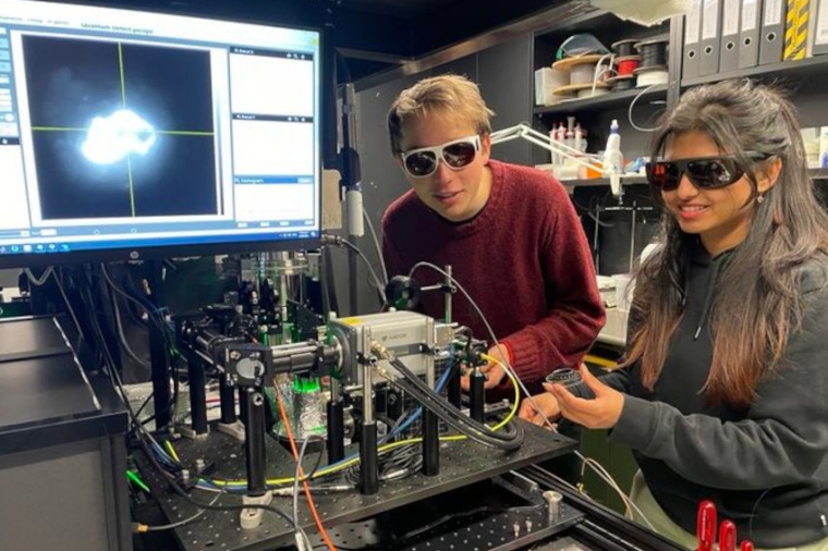 Sam Scholten and Priya Singh working on their new quantum sensing system....