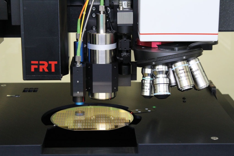 Investigation of structured semiconductor surfaces with multisensor technology...