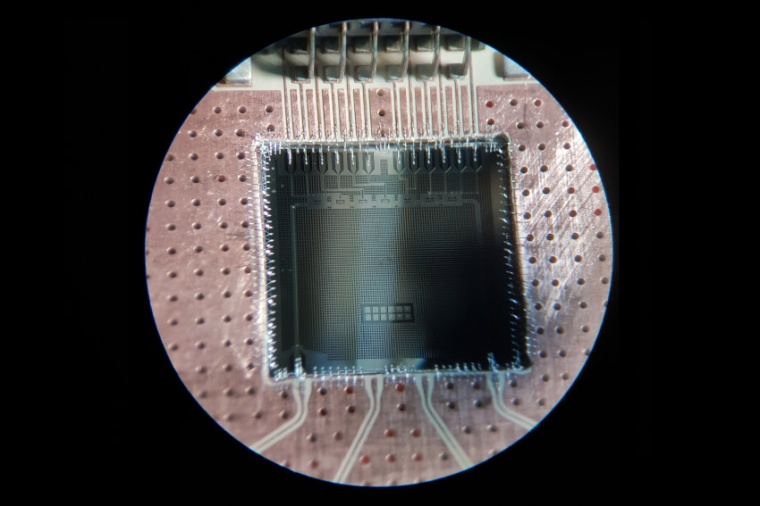 Microscopic picture of the structure with superconducting circuits. (Source: TU...