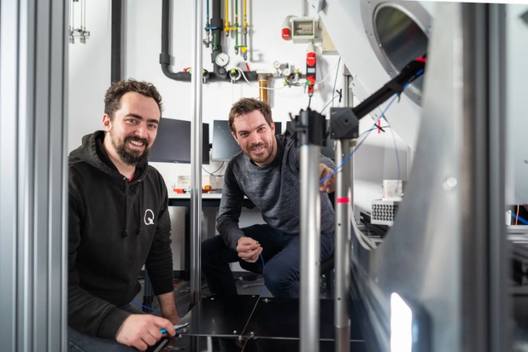 Karl D. Briegel (l.) and Dominik B. Bucher from the Technical University Munich...