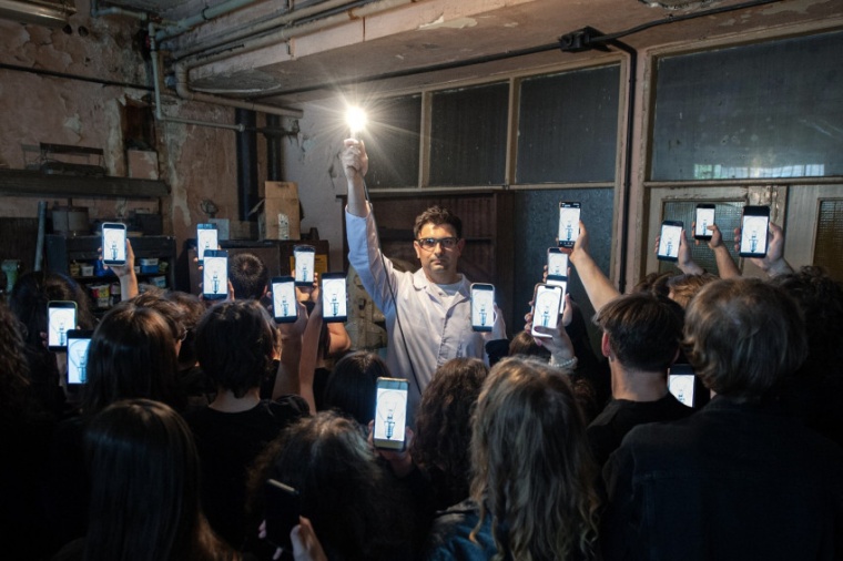 A new type of aluminum-based compounds that emit the light have been...