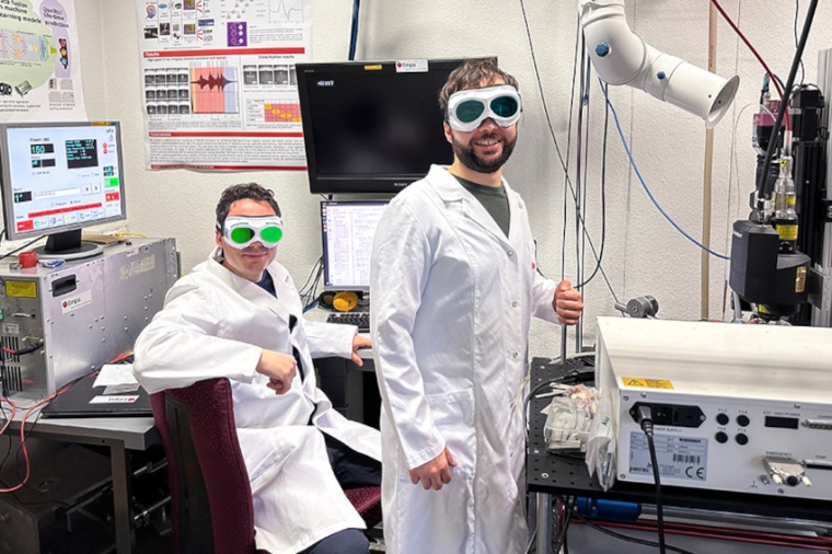 Empa researchers Giulio Masinelli (l.) and Chang Rajani want to make...