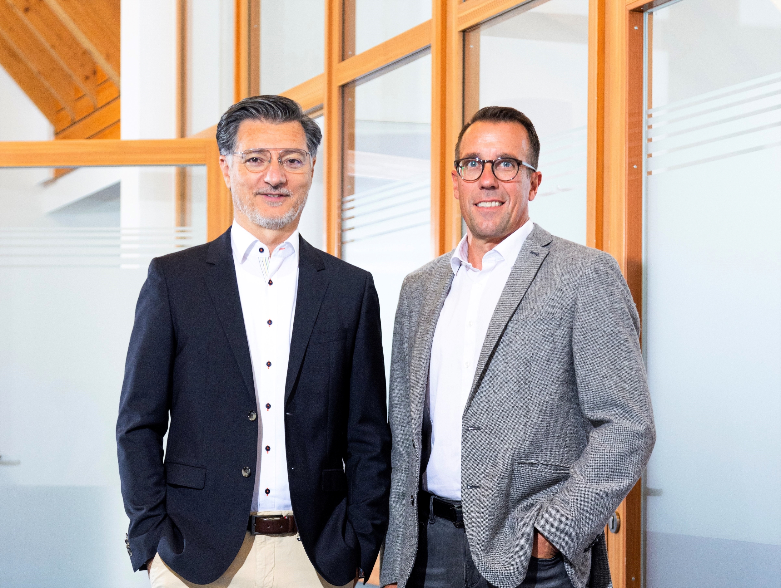Jumo: Die JUMO-Geschäftsführer Dimitrios Charisiadis (links) und Steffen Hoßfeld (rechts) sehen die Unternehmensgruppe auf einem guten Weg in die Zukunft.